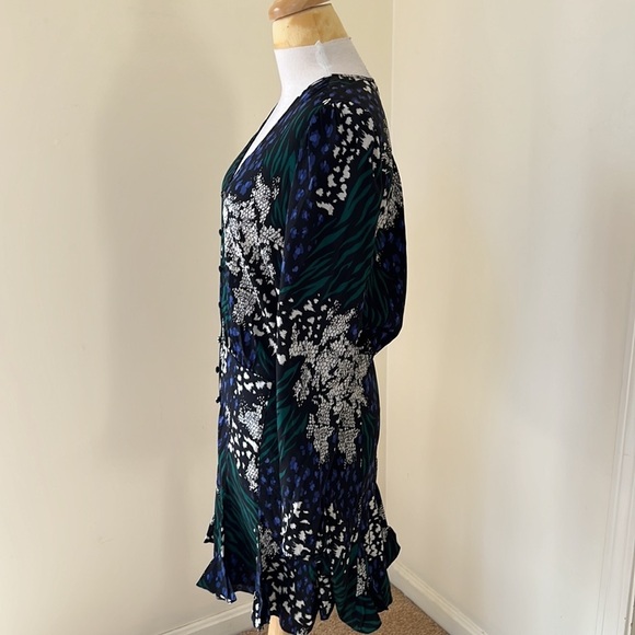 Veronica Beard green/black multi long sleeve silk dress. - Picture 3 of 9